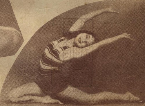 1933